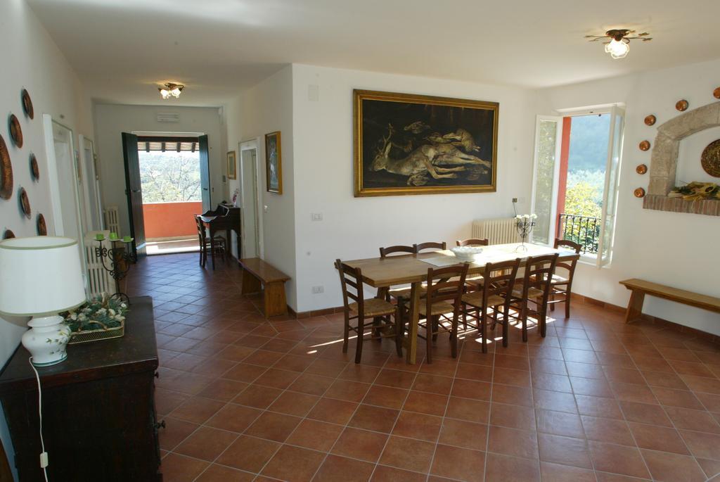 אסקולי פיצ'נו Il Casale Degli Ulivi B&B חדר תמונה